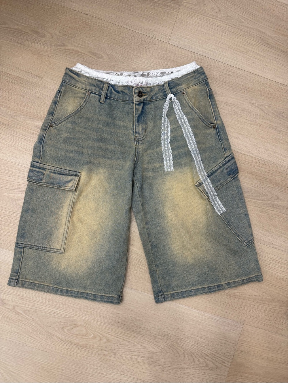 Edikted Y2K Lace Trim Denim Cargo Bermuda Jorts Shorts M
